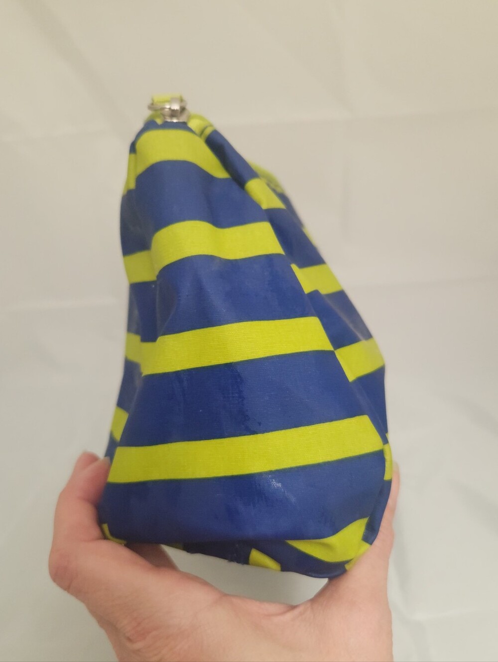 Scout Navy and Lime Striped Toiletry Bag Like New!! - Picture 8 of 8